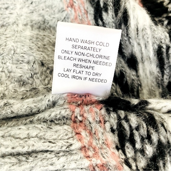 Lety & Me Long Line Chunky Knit Aztec Striped Cardigan Size XS - Picture 11 of 11